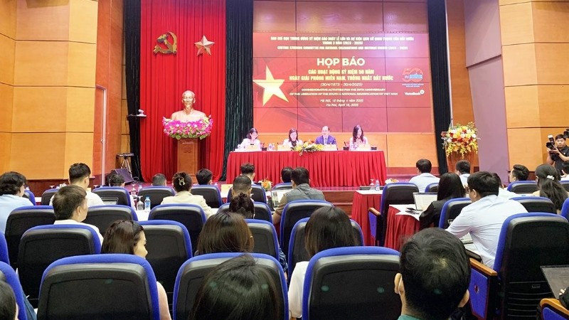 Nuôi ảo vọng “phục quốc” bằng chiêu trò “lật sử”