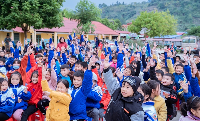 Đổi mới sáng tạo thu hẹp khoảng cách giáo dục vùng sâu, vùng xa Việt Nam trong kỷ nguyên mới