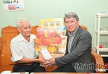 Bộ trưởng Bộ Tư pháp Nguyễn Hải Ninh: Thăm, tặng quà cho người có công với cách mạng tiêu biểu, lãnh đạo tỉnh qua các thời kỳ