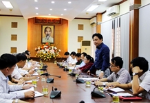 Thường trực Tỉnh ủy Khánh Hòa giao ban với các cơ quan tham mưu của Tỉnh ủy