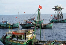Bóng hình Tổ quốc giữa trùng dương!