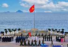 Thiêng liêng, xúc động Lễ Thượng cờ tại Quảng trường 2-4, TP. Nha Trang