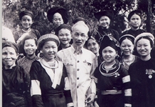 Giữ gìn và bảo vệ giá trị văn hóa truyền thống các dân tộc ít người, góp phần củng cố, phát triển khối đại đoàn kết toàn dân tộc