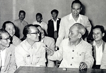 Một số đóng góp của đội ngũ trí thức trong Cách mạng Tháng Tám và phát huy vai trò của trí thức vào sự nghiệp phát triển đất nước hiện nay