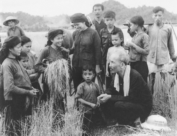 Vận dụng tư tưởng Hồ Chí Minh về công tác dân vận trong kháng chiến chống Mỹ, cứu nước giai đoạn 1969-1975