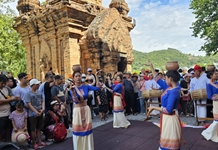 Người dân và du khách vui lễ 2-9 ở Nha Trang