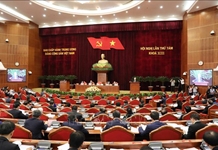 NGÀY LÀM VIỆC THỨ HAI HỘI NGHỊ TRUNG ƯƠNG 8 KHÓA XIII