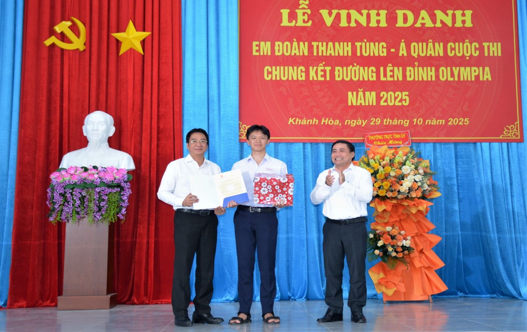 Khánh Hòa vinh danh, khen thưởng Á quân Đường lên đỉnh Olympia năm 2025