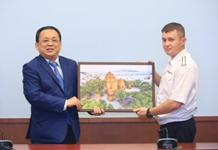 Ông Lê Hữu Hoàng tiếp nhóm chỉ huy tàu Hạm đội Thái Bình Dương của Hải quân Liên bang Nga
