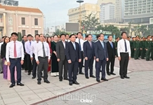 Lễ chào cờ tháng 12 với chủ đề "Quân và dân tỉnh Khánh Hòa vững bước trong thời kỳ mới"