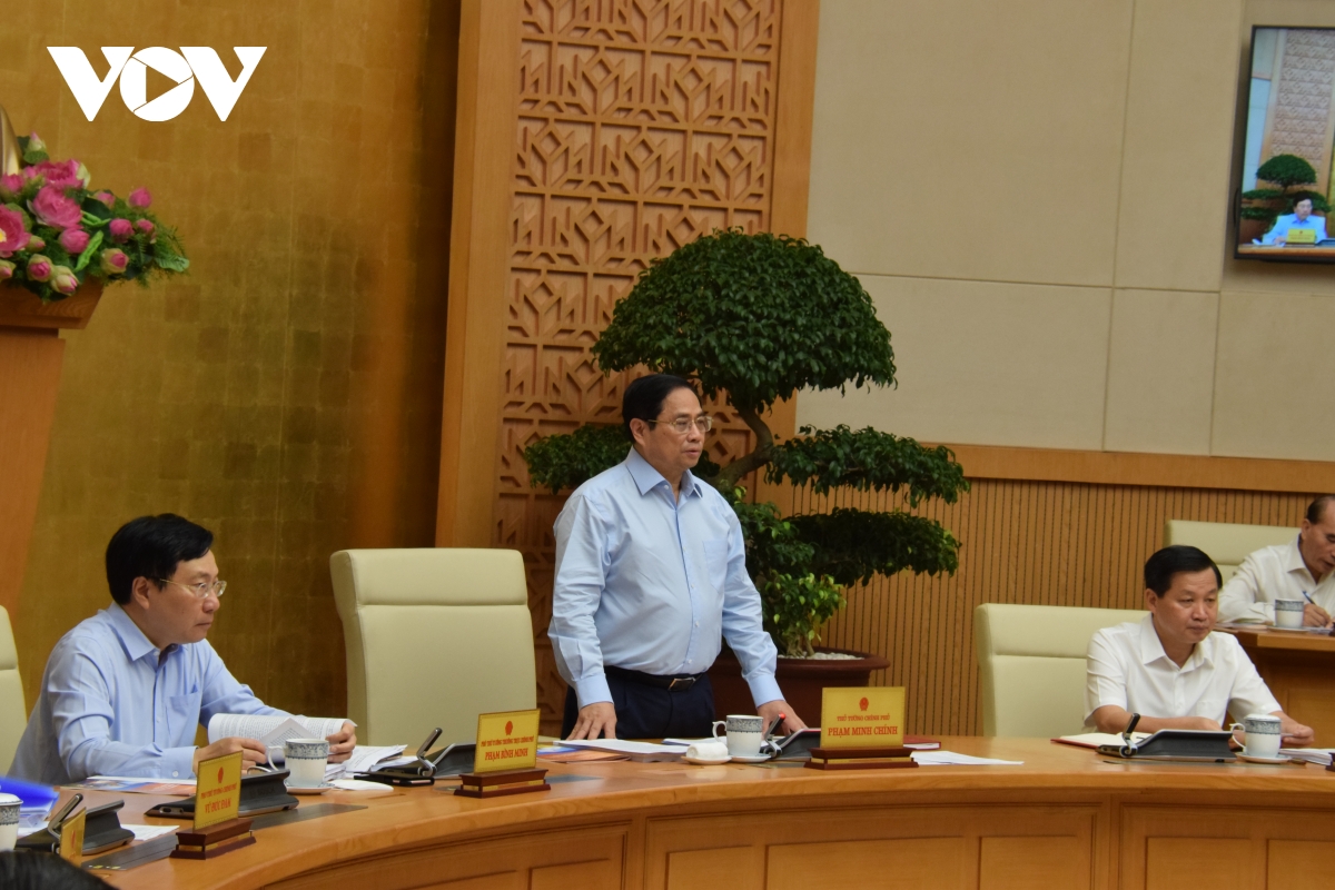           Thủ tướng: Quản lý chặt chẽ giá cả thị trường, phòng chống đầu cơ, buôn lậu      