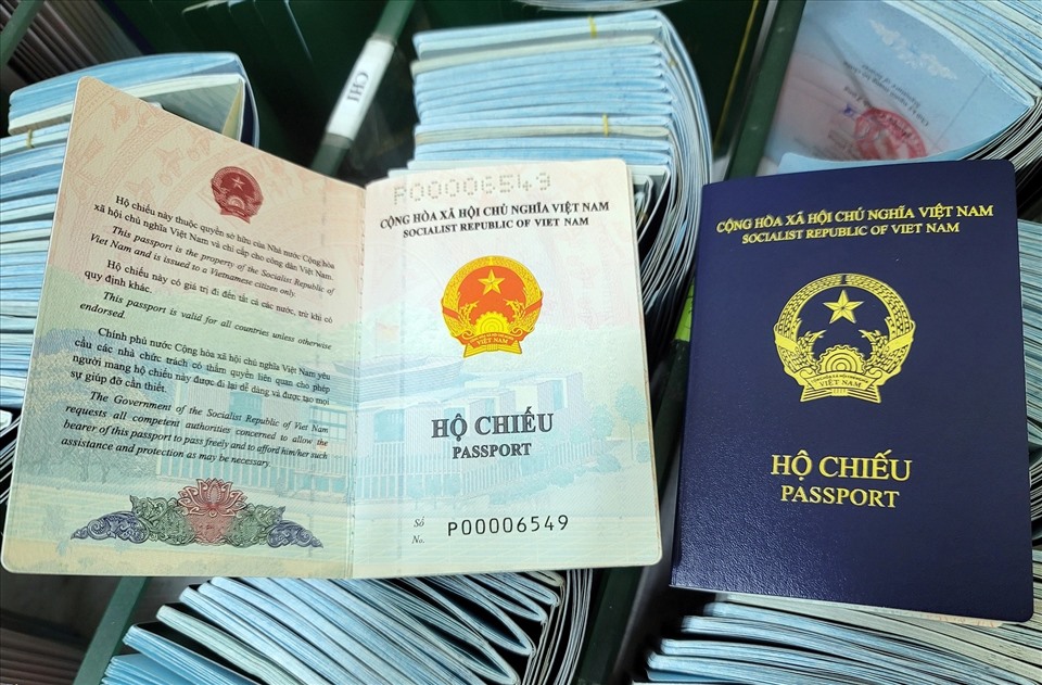        Cảnh giác với những thông tin xuyên tạc liên quan đến hộ chiếu mẫu mới của Việt Nam    
