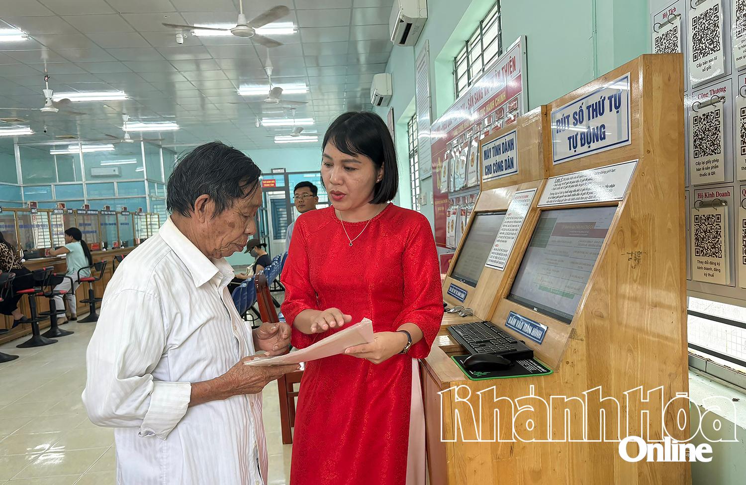 Bộ máy chính quyền hai cấp bước đầu vận hành thông suốt, hiệu quả, tạo nền tảng phát triển bền vững