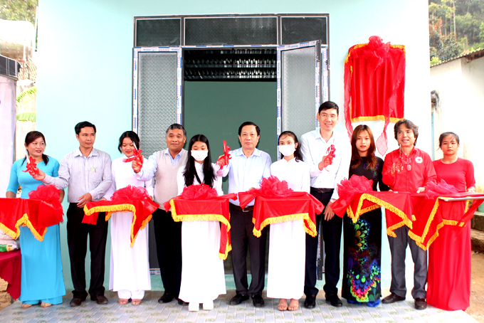 Xuân ấm áp trong những ngôi nhà mới