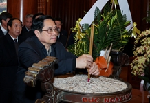Thủ tướng dâng hương tưởng niệm Chủ tịch Hồ Chí Minh