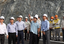 Bí thư Tỉnh ủy Nghiêm Xuân Thành kiểm tra 2 dự án đường bộ cao tốc