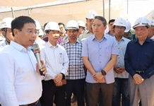 Bộ trưởng Bộ Giao thông vận tải kiểm tra tiến độ Dự án Đường bộ cao tốc Vân Phong - Nha Trang
