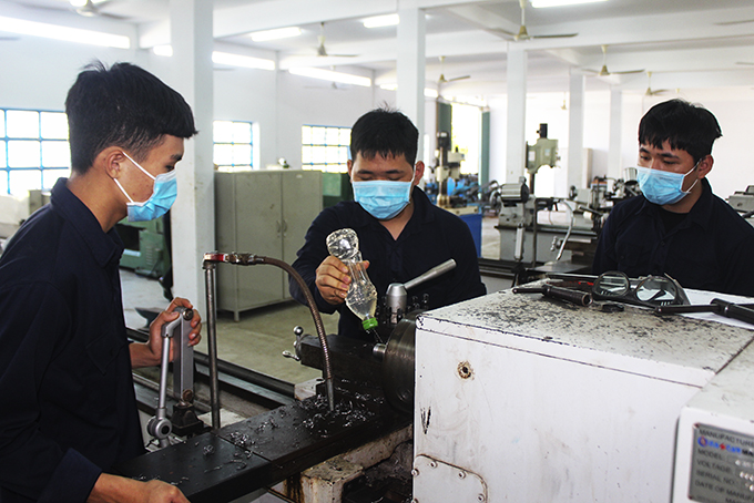 Chú trọng phát triển giáo dục nghề nghiệp