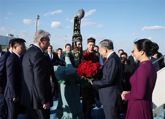 Tổng Bí thư Tô Lâm và Phu nhân bắt đầu thăm cấp Nhà nước Cộng hòa Kazakhstan 