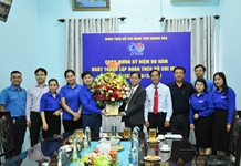 Chủ tịch UBND tỉnh Nguyễn Tấn Tuân thăm, chúc mừng Tỉnh đoàn