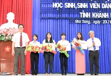 Chăm lo cho học sinh dân tộc thiểu số