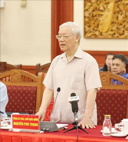 Tập trung góp ý những vấn đề lớn trong dự thảo Báo cáo chính trị