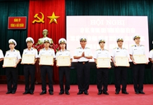 Tôn vinh và khen thưởng 17 cá nhân