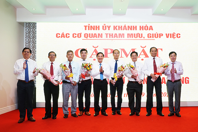 Gặp mặt truyền thống các ban và các cơ quan của Đảng