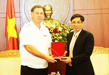 Tiếp chỉ huy đội tàu hải quân Liên bang Nga