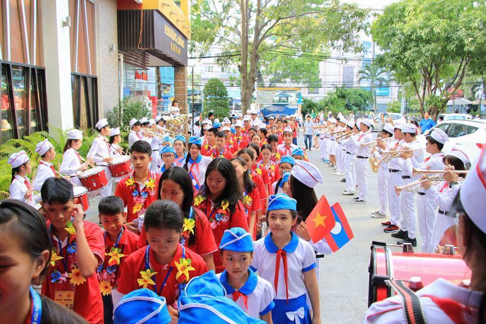 Trại hè thiếu nhi Việt - Lào tại Khánh Hòa