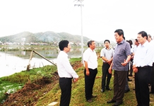 Kiểm tra công tác khắc phục hậu quả cơn bão số 12