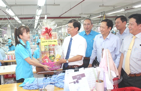 Liên đoàn Lao động tỉnh Khánh Hòa phát động Tháng Công nhân năm 2019
