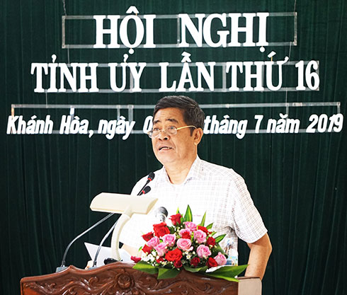 Cùng với triển khai chuẩn bị cho đại hội đảng bộ các cấp, phải tập trung lãnh đạo hoàn thành tốt nhiệm vụ của cả năm 2019 (*)