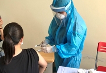 Tấm khiên trong đại dịch và một đảng biết lo cho dân