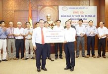 Ủng hộ 1,3 tỷ đồng cho đồng bào bị thiệt hại do mưa lũ