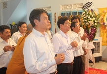 Lãnh đạo tỉnh Khánh Hòa viếng Trưởng lão Hòa thượng Thích Trí Tâm