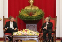 Thường trực Ban Bí thư Trần Quốc Vượng tiếp Đoàn đại biểu Đảng Cộng sản Cuba