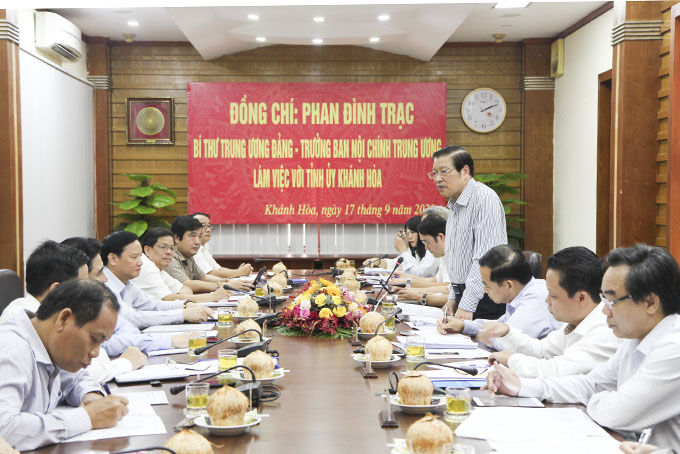 Ông Phan Đình Trạc - Bí thư Trung ương Đảng, Trưởng ban Nội chính Trung ương làm việc với Thường trực Tỉnh ủy