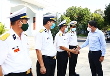 Bí thư Tỉnh ủy Nguyễn Hải Ninh làm việc với Bộ Tư lệnh Vùng 4 Hải quân