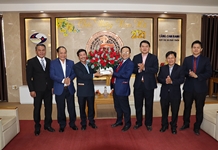 Ông Lê Hữu Hoàng chúc mừng năm mới tại Công ty Cổ phần Cảng Cam Ranh