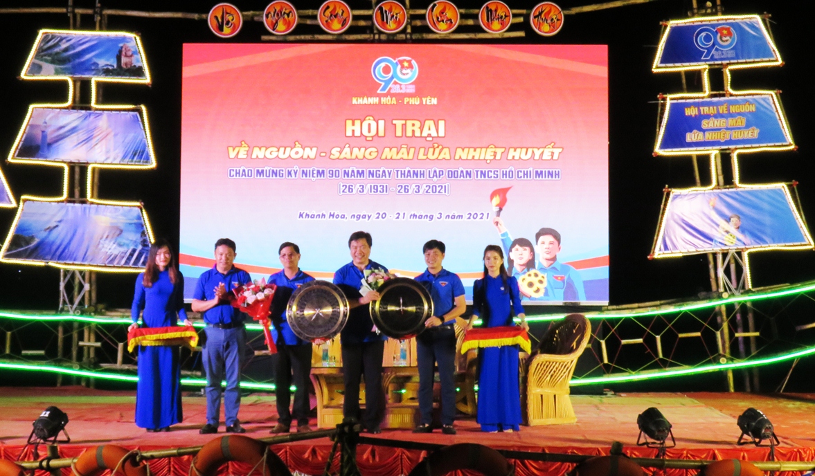Hội trại "Về nguồn – Sáng mãi lửa nhiệt huyết"