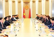 Chủ tịch QH Nguyễn Thị Kim Ngân hội đàm với Chủ tịch Thượng viện CH Bê-la-rút N.Cô-cha-nô-va