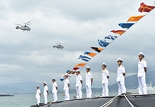 Thủ tướng dự lễ thượng cờ 2 tàu ngầm Kilo