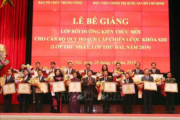 Bế giảng lớp bồi dưỡng cán bộ quy hoạch cấp chiến lược khóa XIII của Đảng