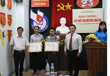Khen thưởng đột xuất cho hai phóng viên Thành Long và Thế Anh