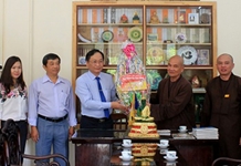 Lãnh đạo tỉnh thăm, tặng quà tại Ban Trị sự Giáo hội Phật giáo Việt Nam tỉnh