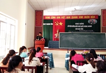 Bồi dưỡng kiến thức quốc phòng cho đảng viên, giáo viên, đoàn viên thanh niên huyện Khánh Vĩnh