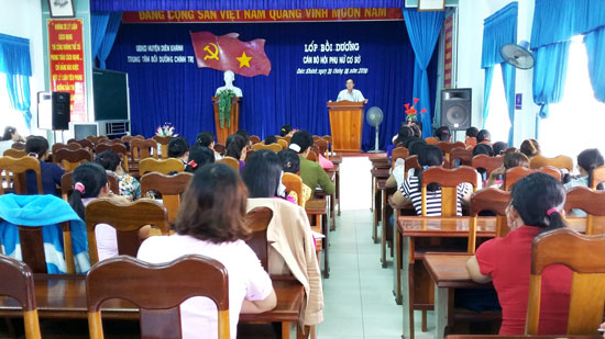 Diên Khánh: Bồi dưỡng nghiệp vụ cho hơn 100 cán bộ hội phụ nữ