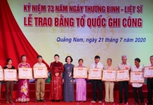 Chủ tịch Quốc hội Nguyễn Thị Kim Ngân dự lễ trao Bằng Tổ quốc ghi công