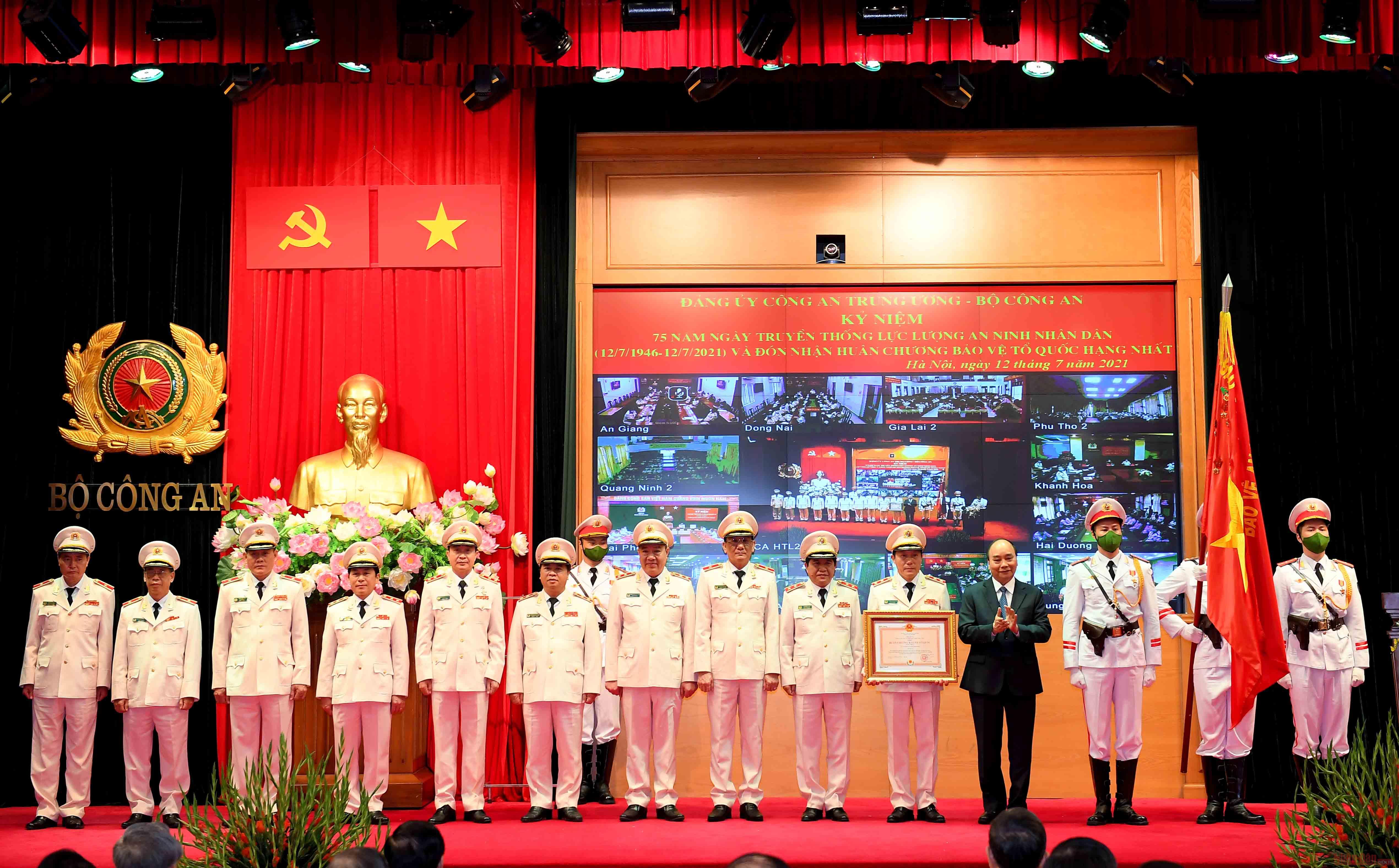 Xứng đáng là lực lượng vũ trang cách mạng trọng yếu, tin cậy và tuyệt đối trung thành